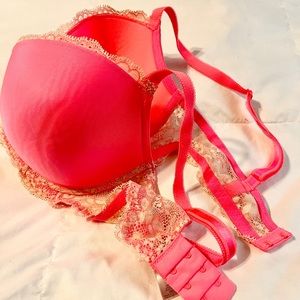 36D Pink Victoria’s Secret Bra - Dream Angels lined Demi Bra 36D. Like New